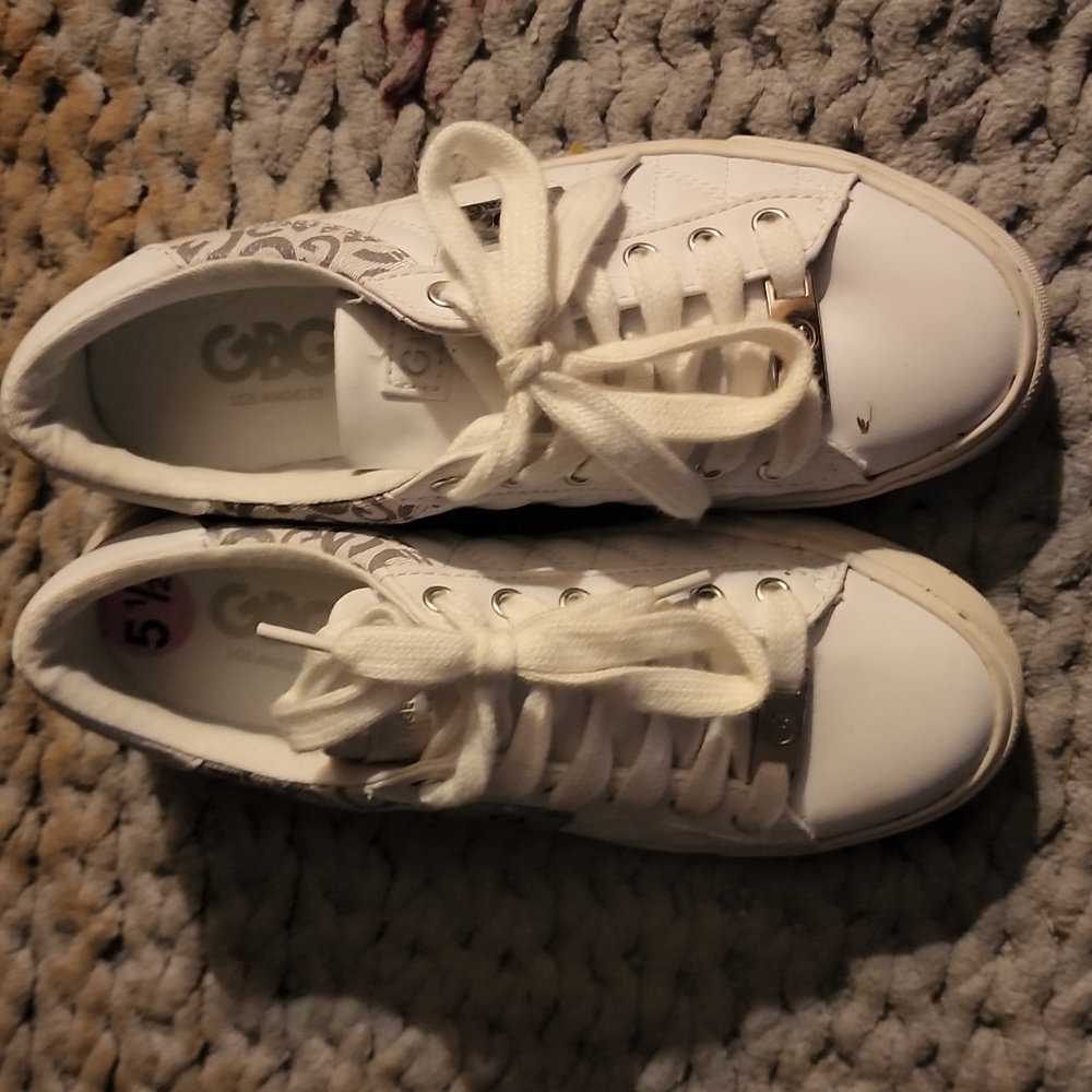 Selling these shoes never worn, very cute just too small